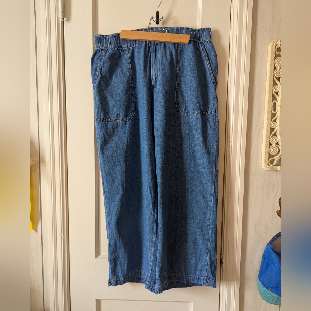 Wide Leg Crop Jeans